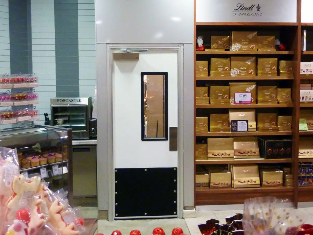 A 5000 Series traffic swing door at a David Jones store