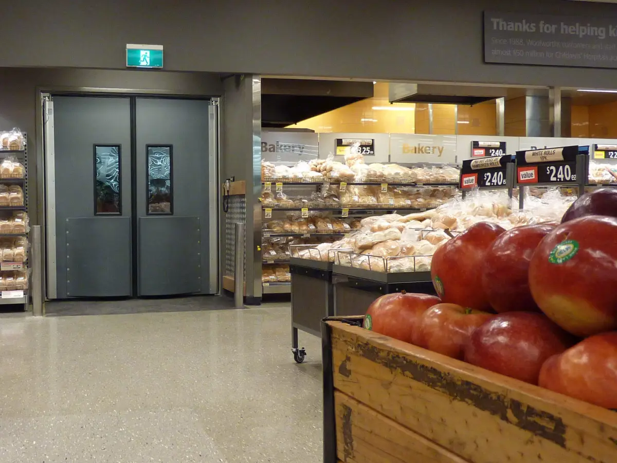 A closed traffic door in a WW Kotara